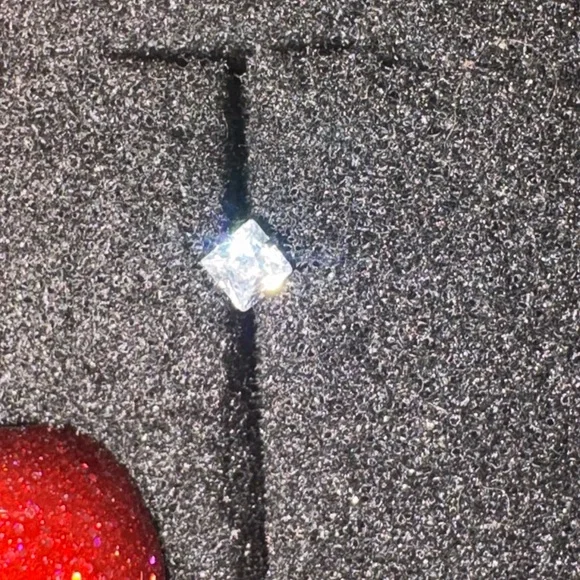 Nose Ring- 20G Stainless Steel Nose Stud Hypoallergenic Nose Stud Ring - Picture 7 of 8